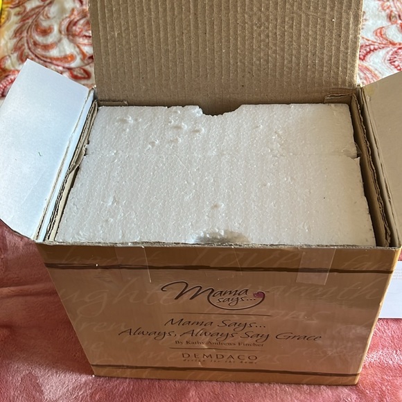 Gorgeous Collectable: Mama Says…Always, Always Say Grace Figurine - Picture 12 of 12